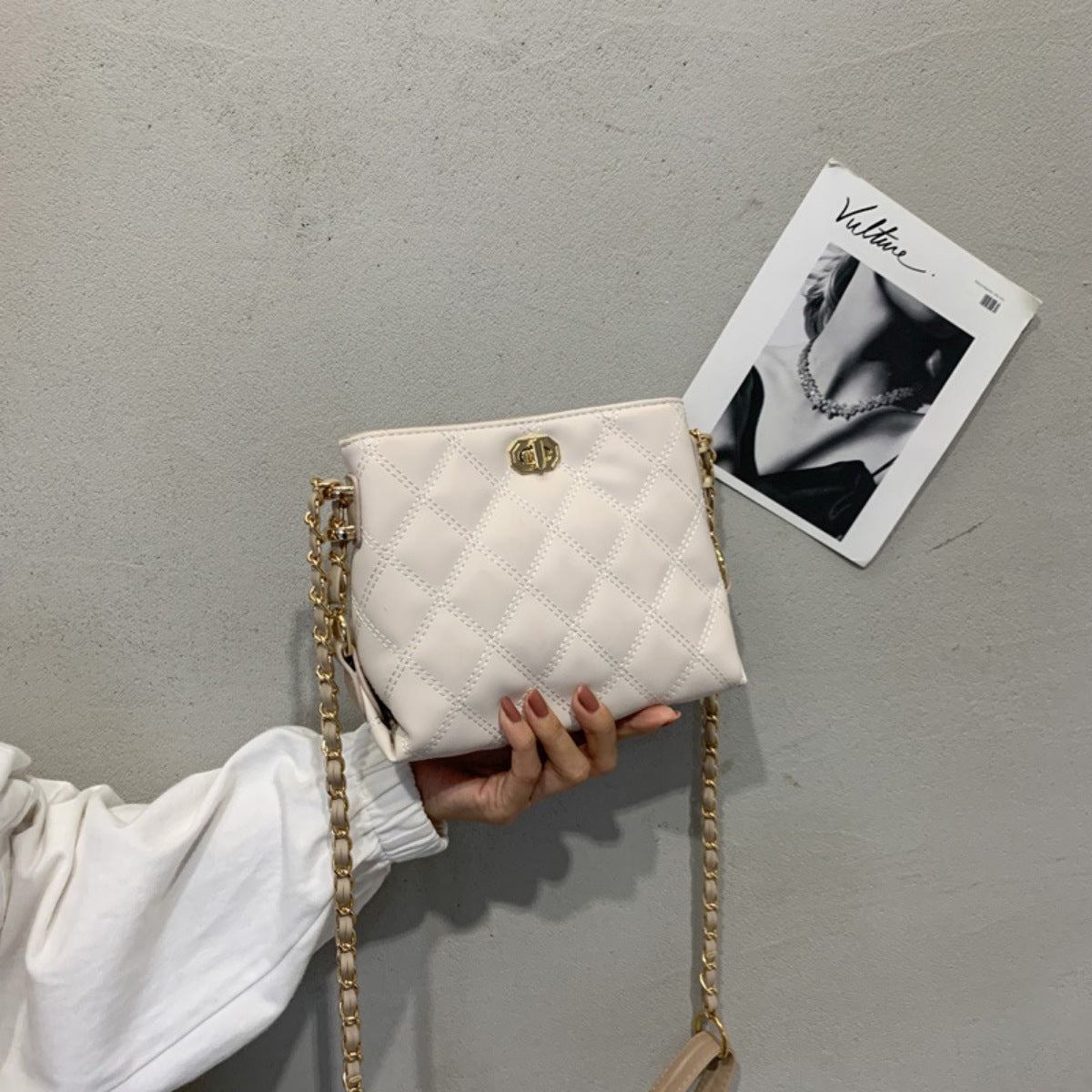 Quilted Chain Strap Crossbody Bag