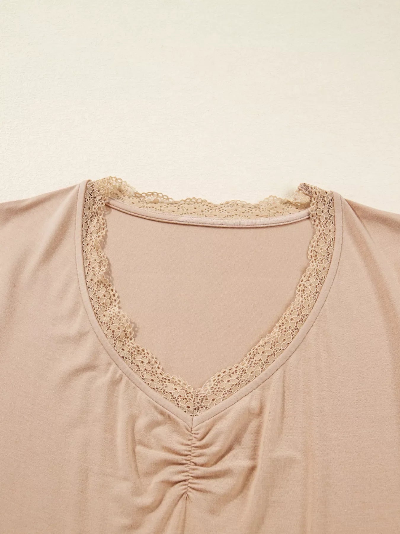 Lace-Trimmed Ruched Detail Long Sleeve T-Shirt