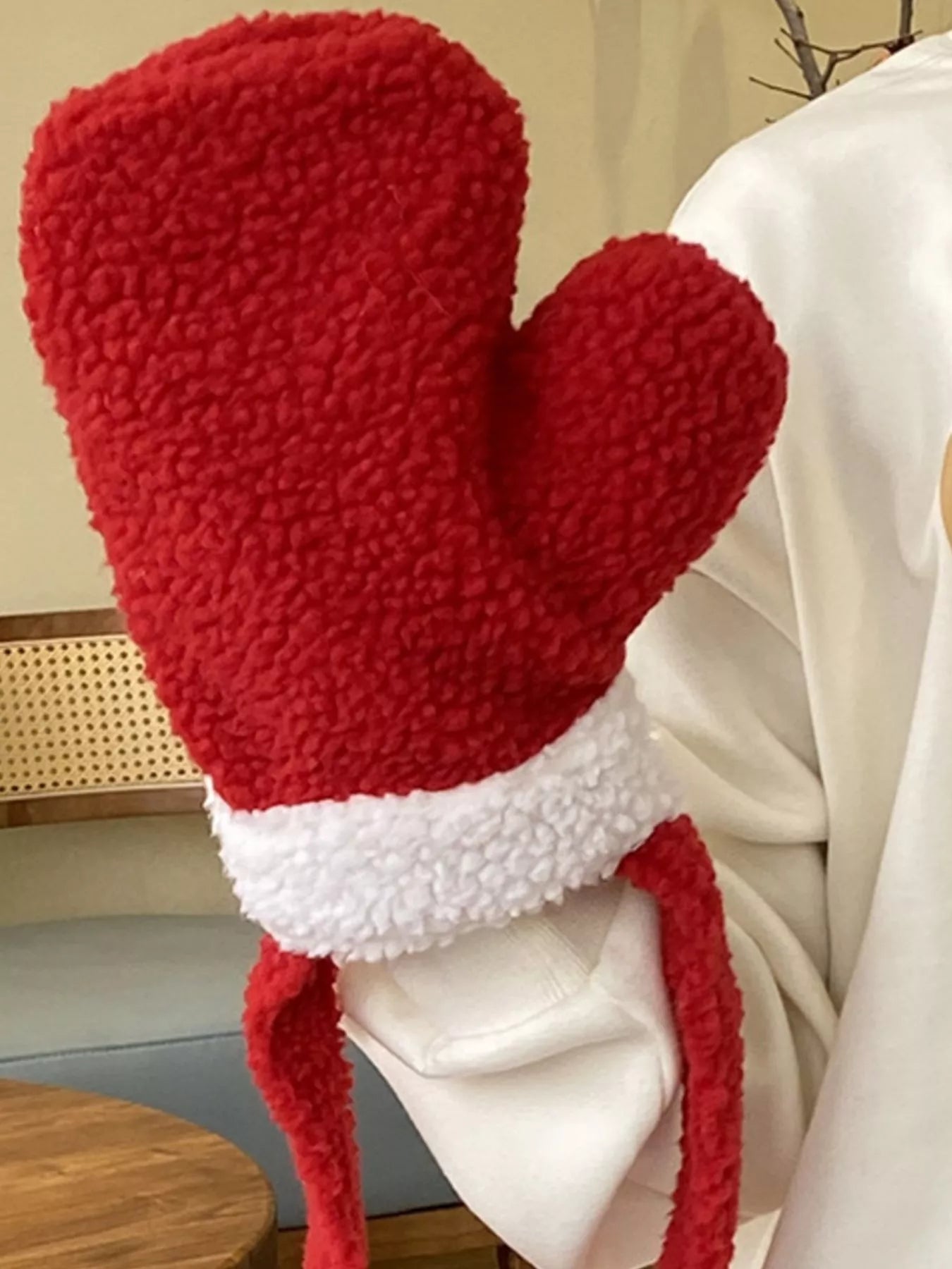 Christmas Mitten-Shaped Plush Crossbody Bag