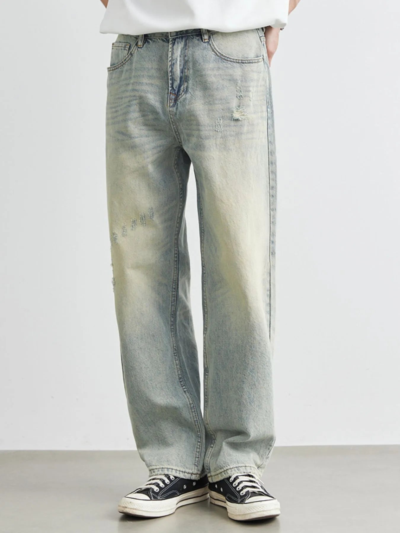 Men's Distressed Wash Wide Leg Jeans