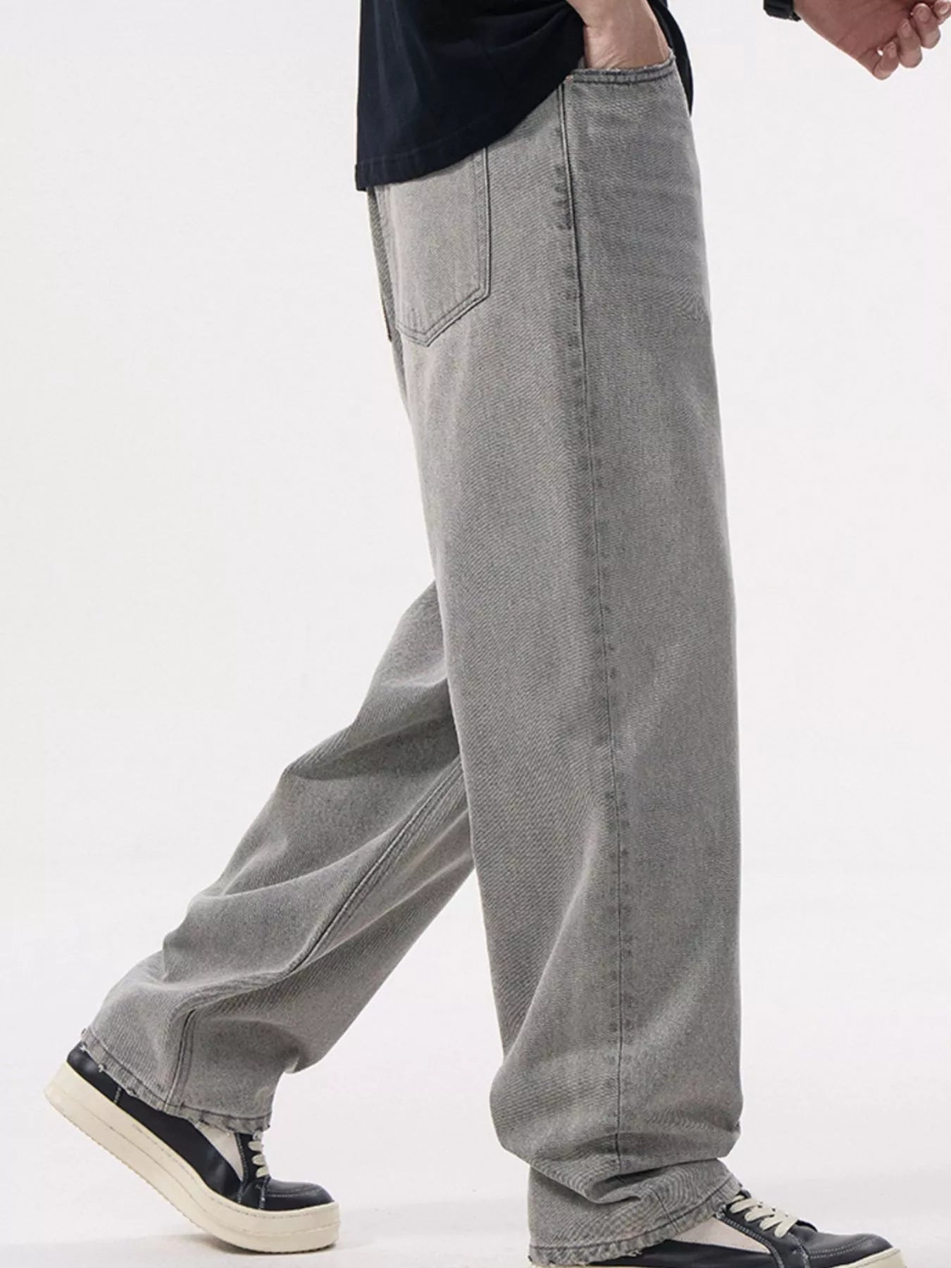 Men's Loose Fit Wash Jeans