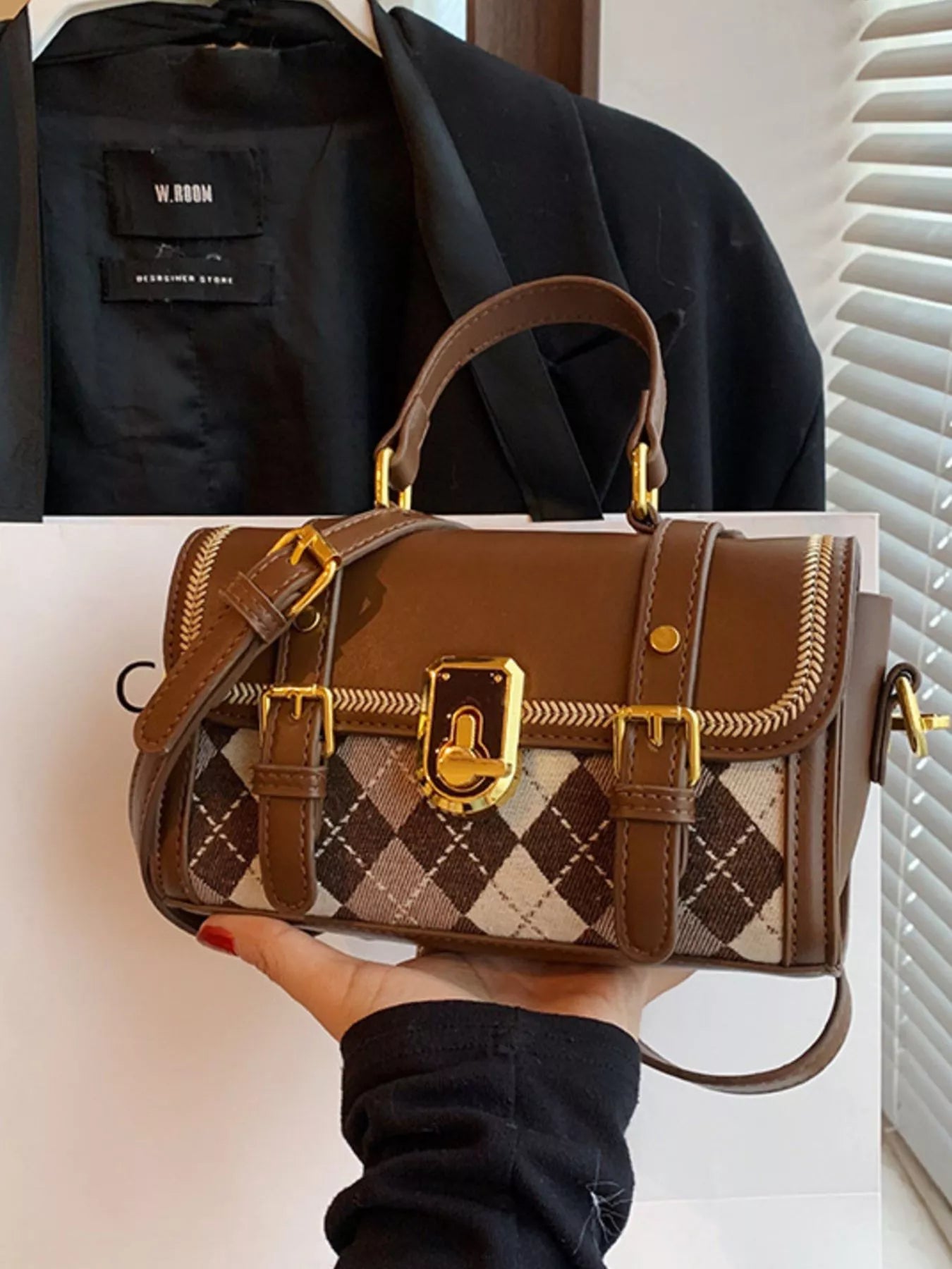 Argyle Pattern Flap Crossbody Bag