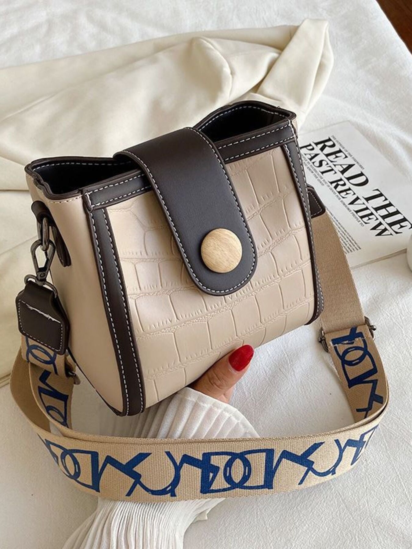 Crocodile Pattern Wide Strap Crossbody Bag