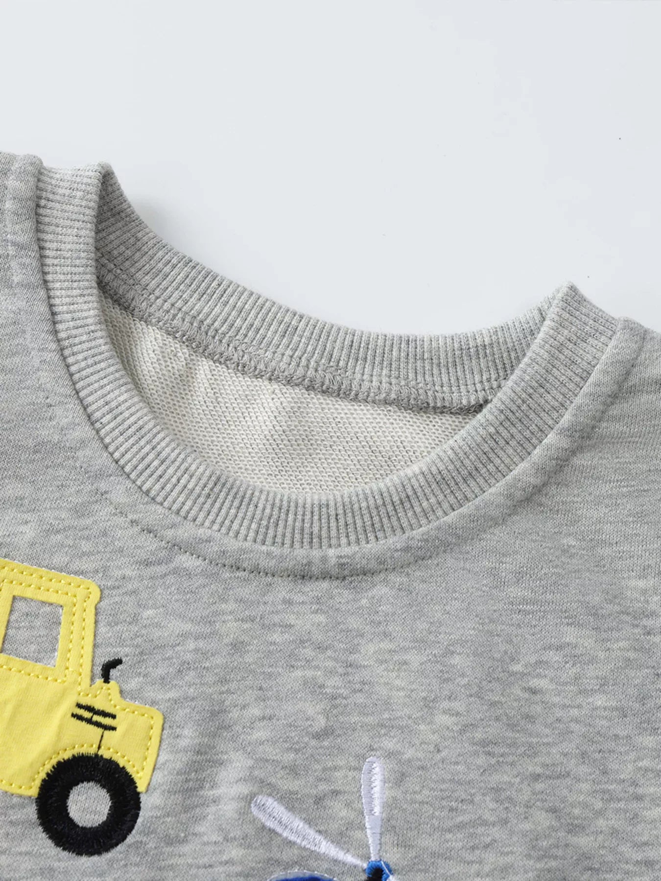 Children's Cartoon Vehicle Graphic Crew Neck Sweatshirt