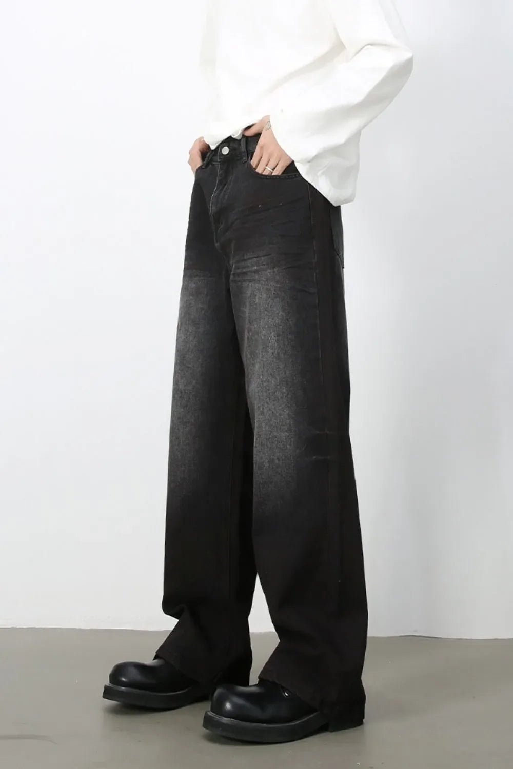 Men's Loose Fit Jeans with Pockets