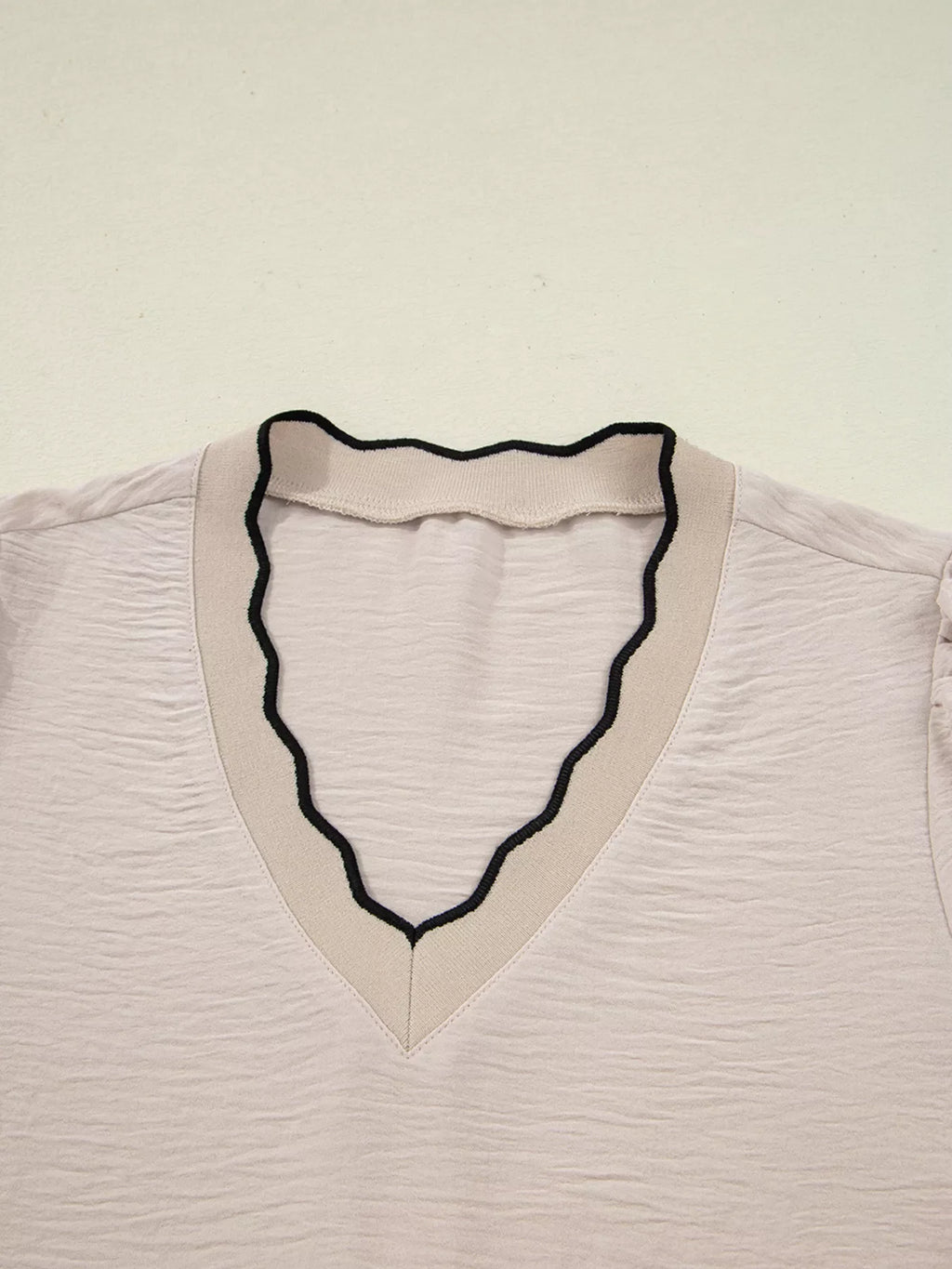Contrast Scallop Trim V Neck Long Sleeve Blouse