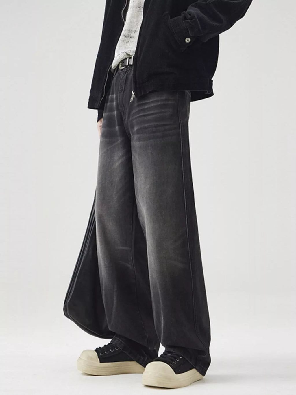 Men's Wide Leg Washed Jeans