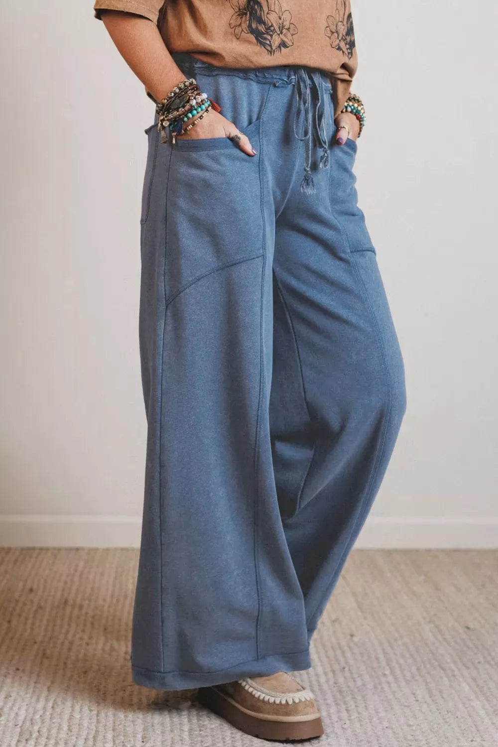 Relaxed Fit Drawstring Jeans