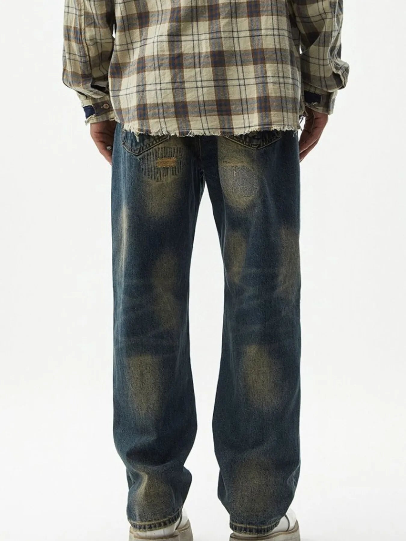 Men's Distressed Wash Relaxed Fit Wide Leg Jeans