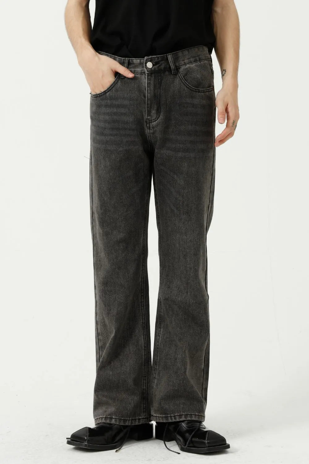 Mid Rise Jeans with Pockets