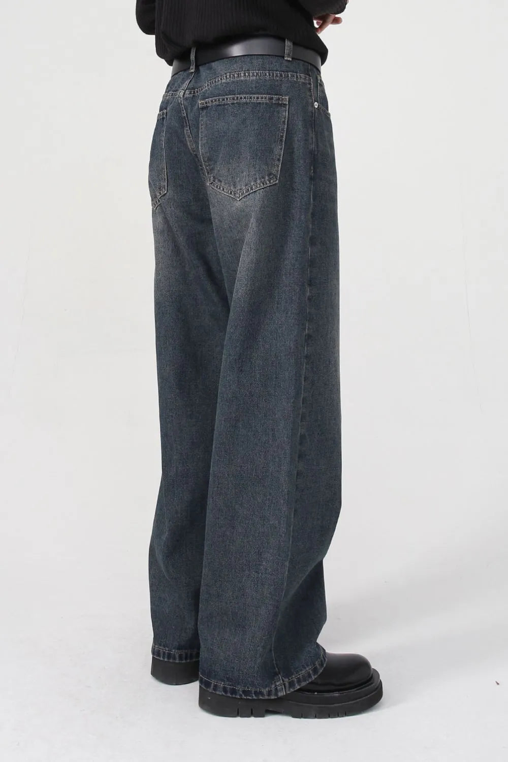 Wide Leg Jeans with Pockets