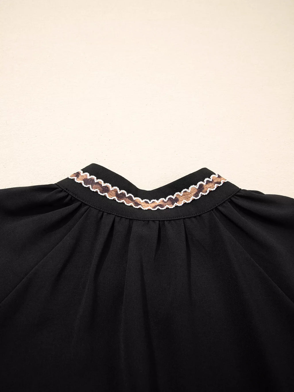 Contrast Trim Bracelet Sleeve Shift Mini Dress