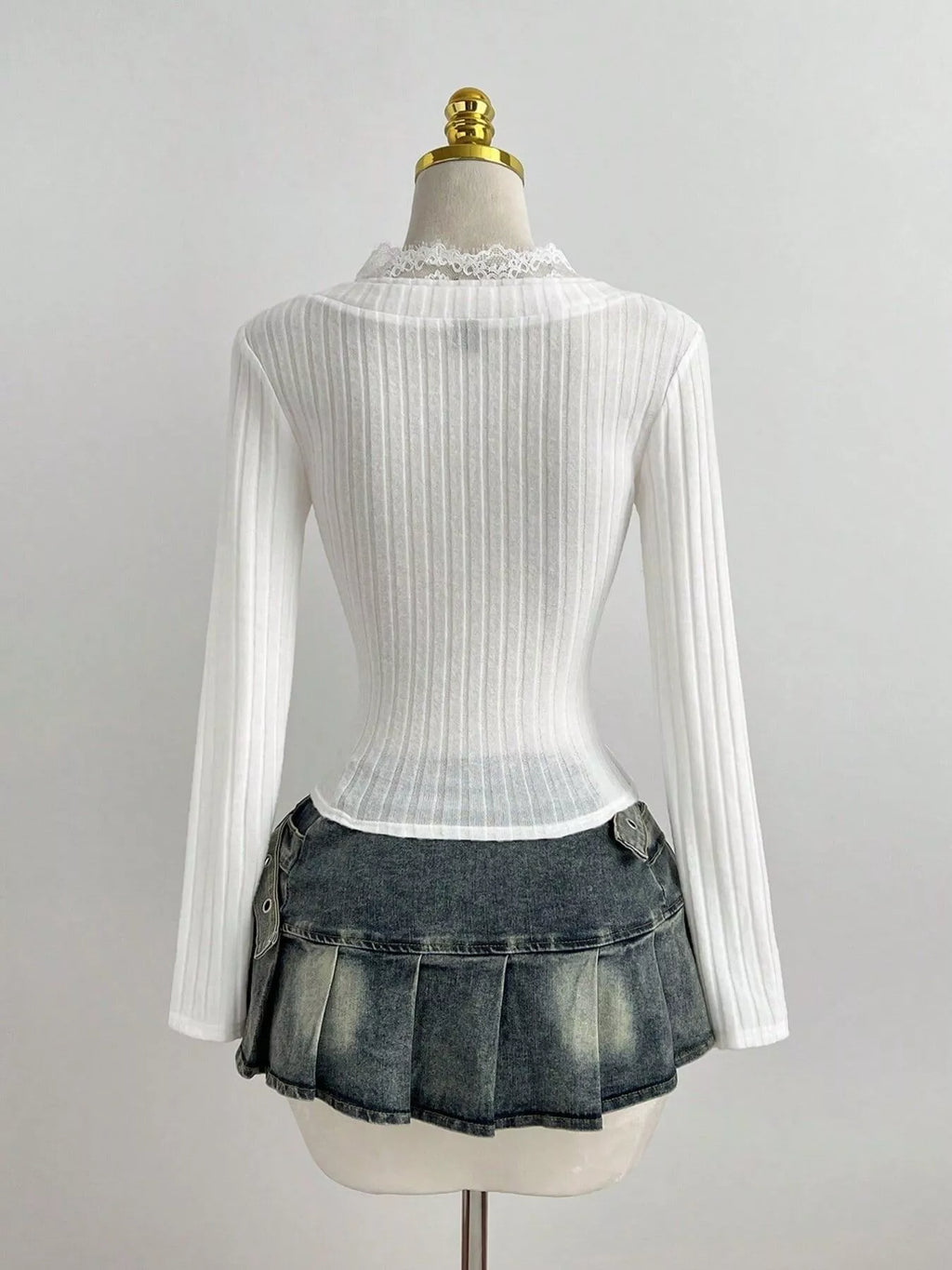 V-Neck Lace Trim Ribbed Knit T-Shirt