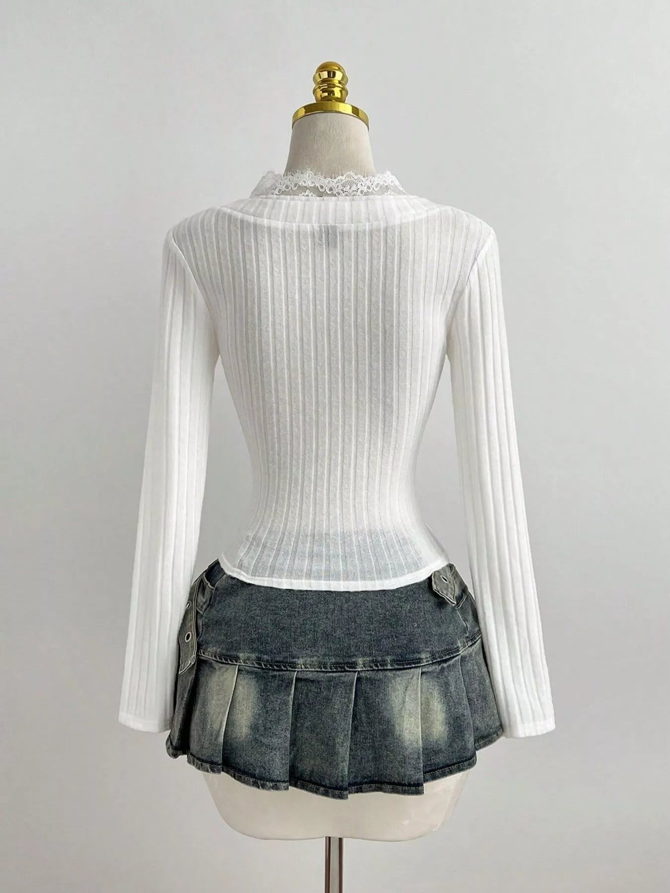 V-Neck Lace Trim Ribbed Knit T-Shirt