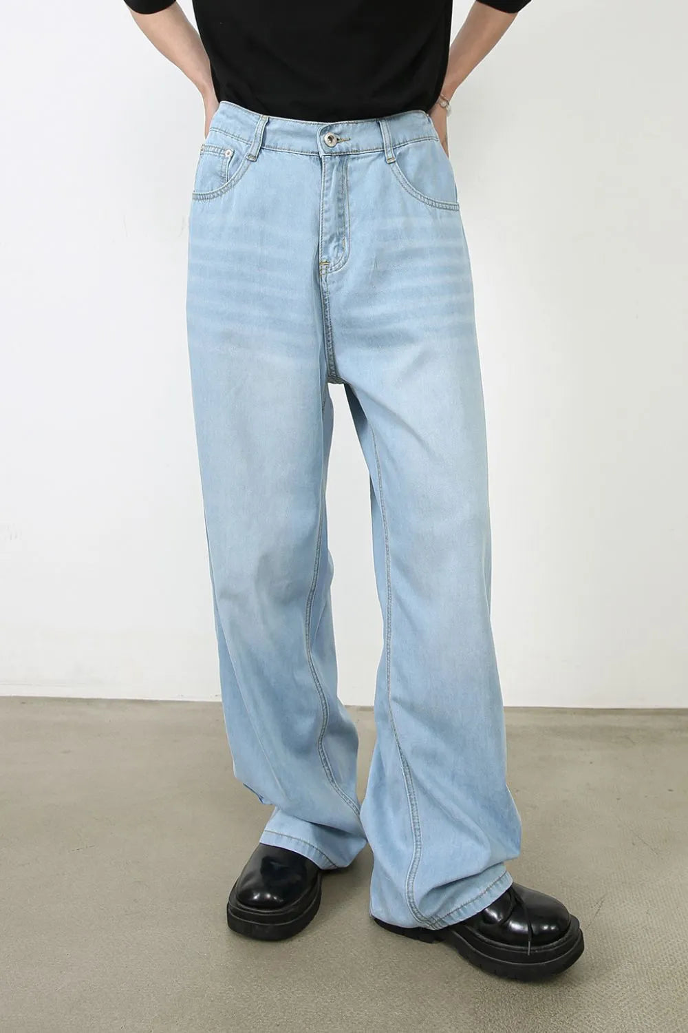 Men's Mid Rise Jeans with Pockets