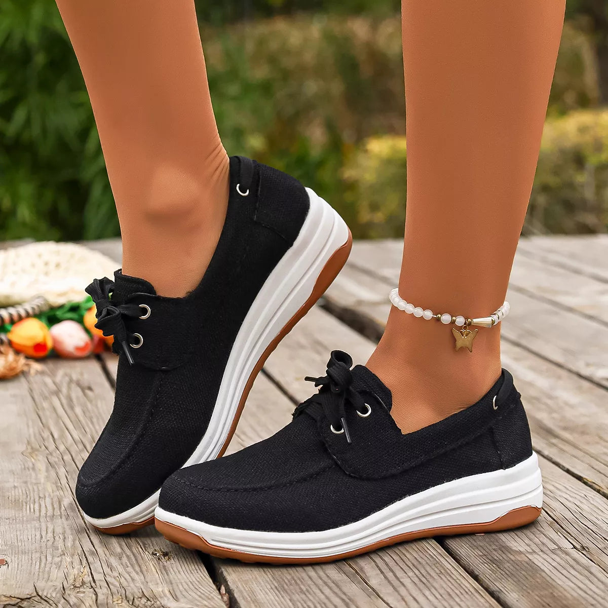 Lace Up Round Toe Sneakers