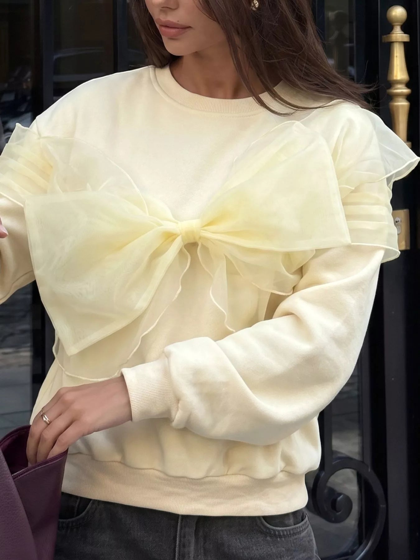 Bow Round Neck Long Sleeve Sweatshirt