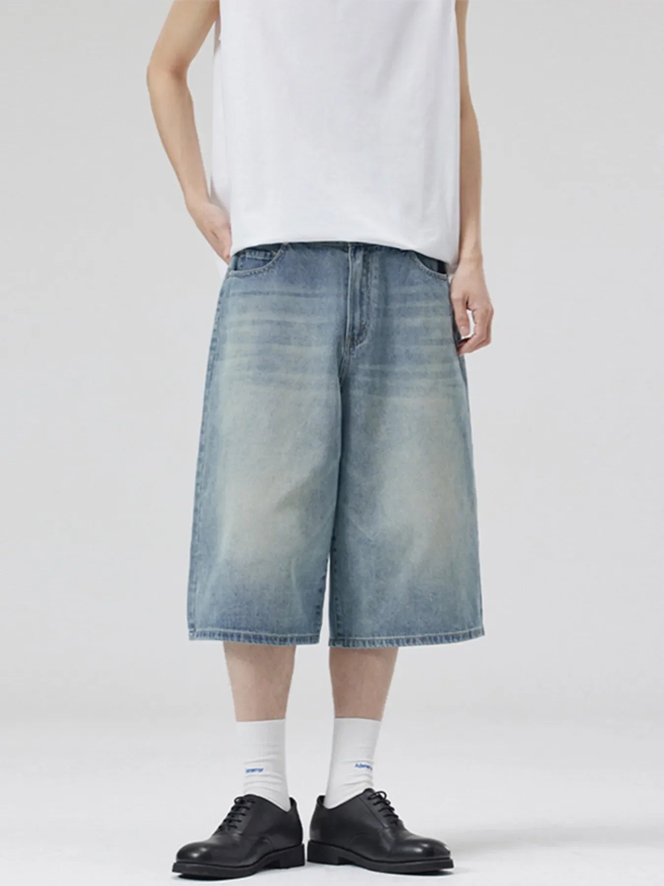 Men's Wide-Leg Denim Shorts