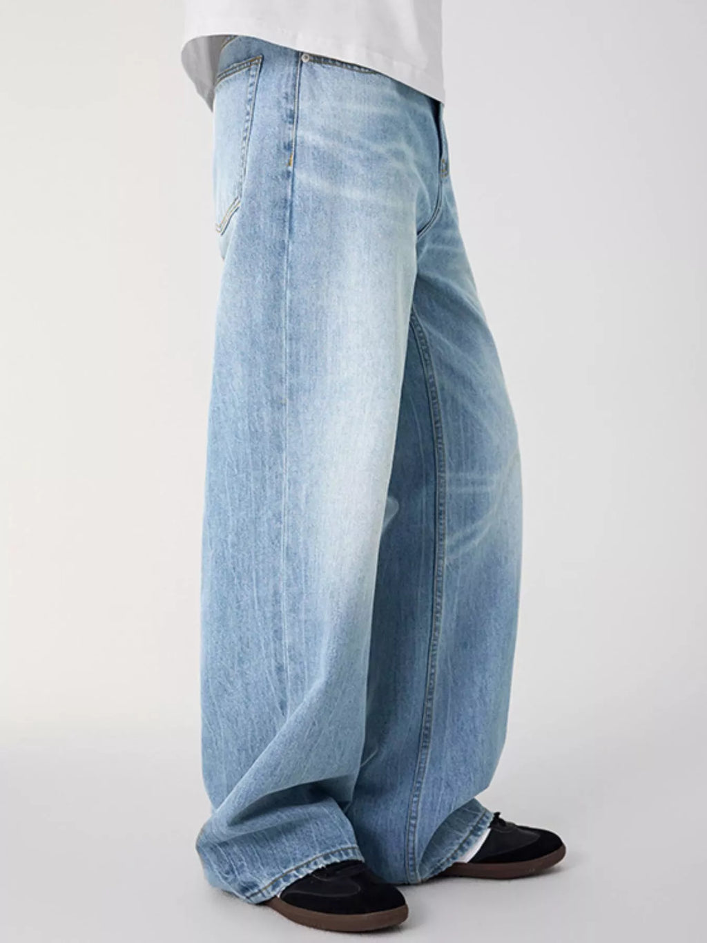 Men's Wash Relaxed Fit Wide Leg Jeans