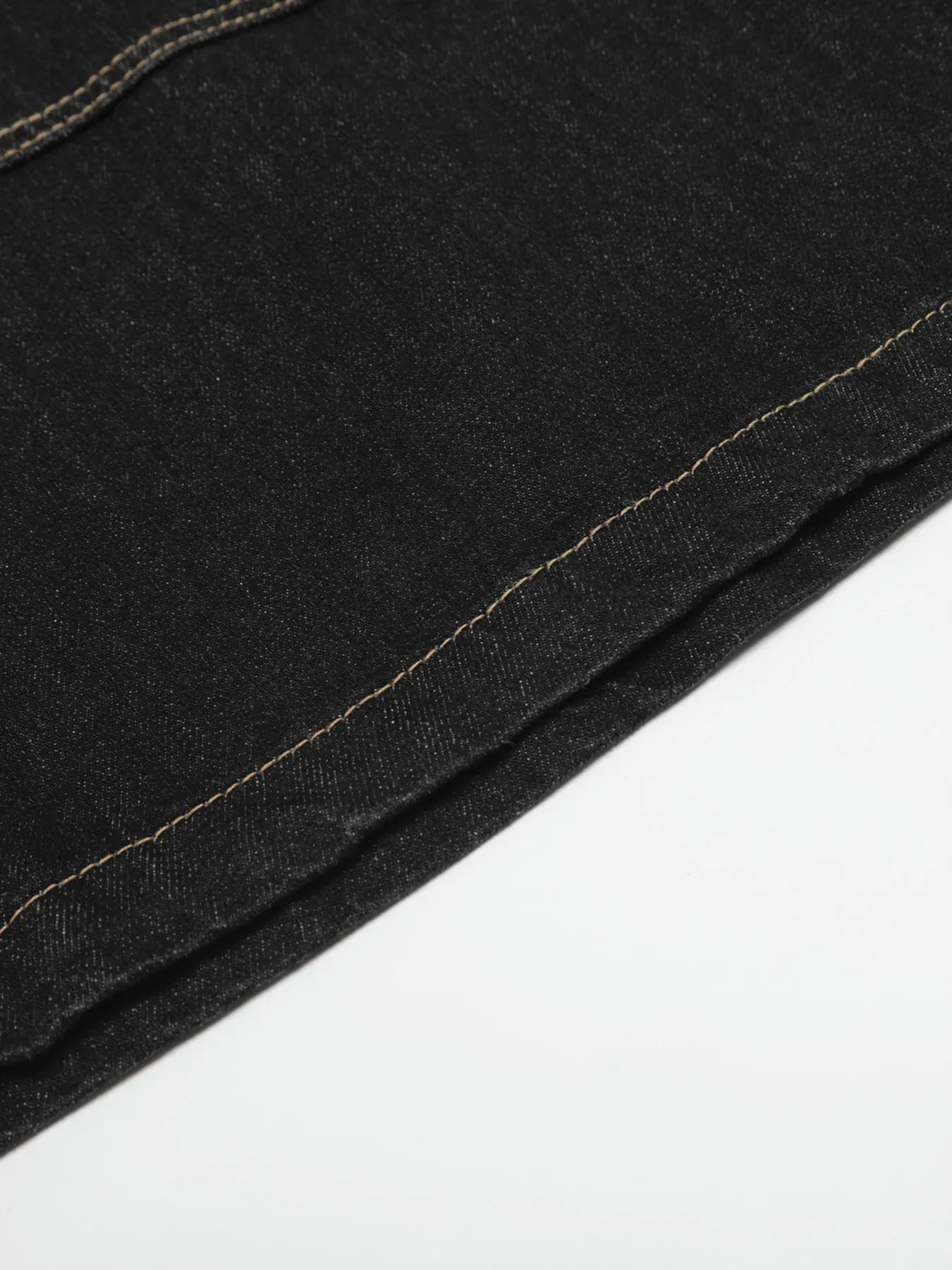 Men's Wide-Leg Denim Shorts with Contrast Stitching