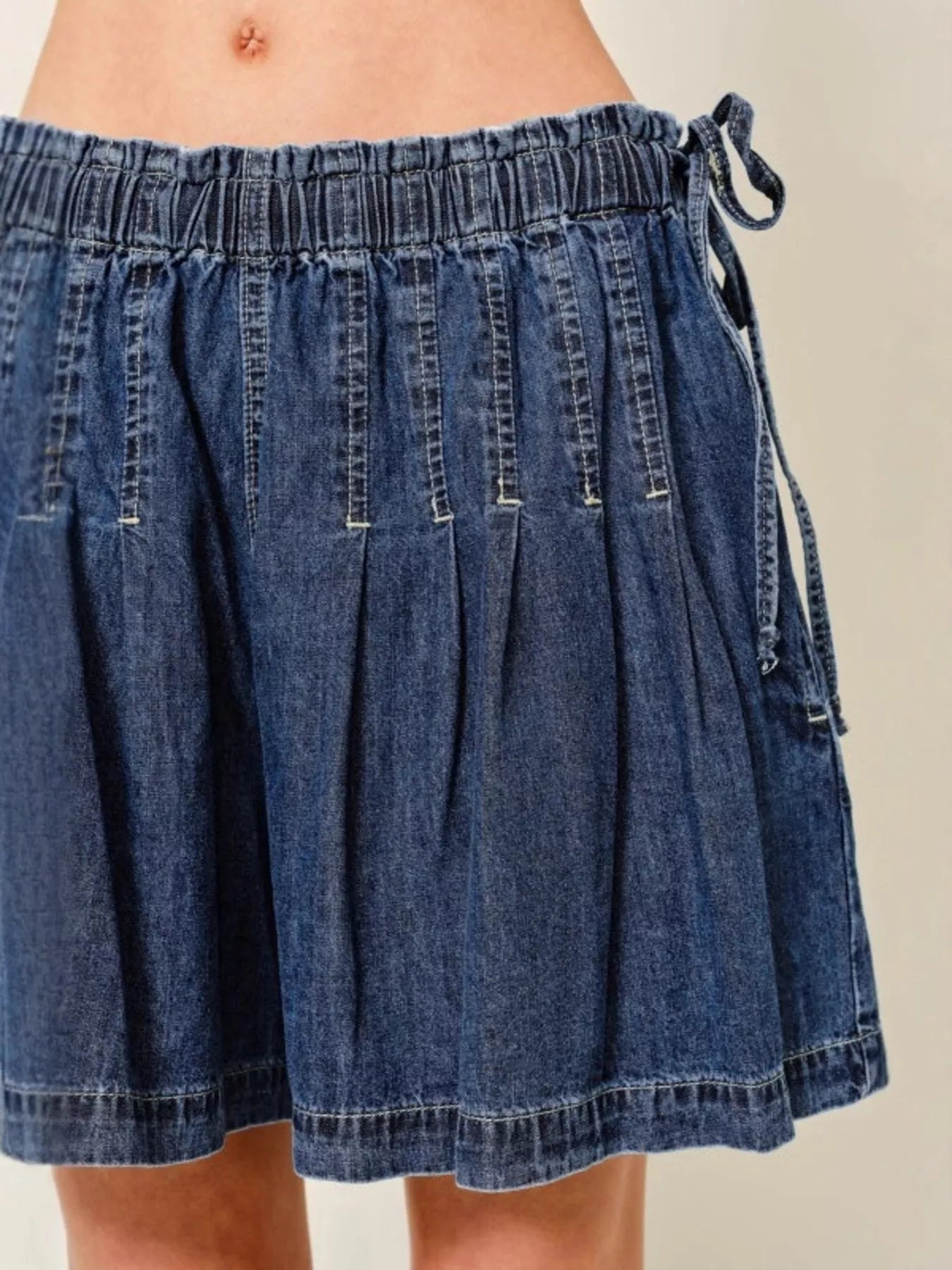 Pleated Elastic Waist Denim Shorts
