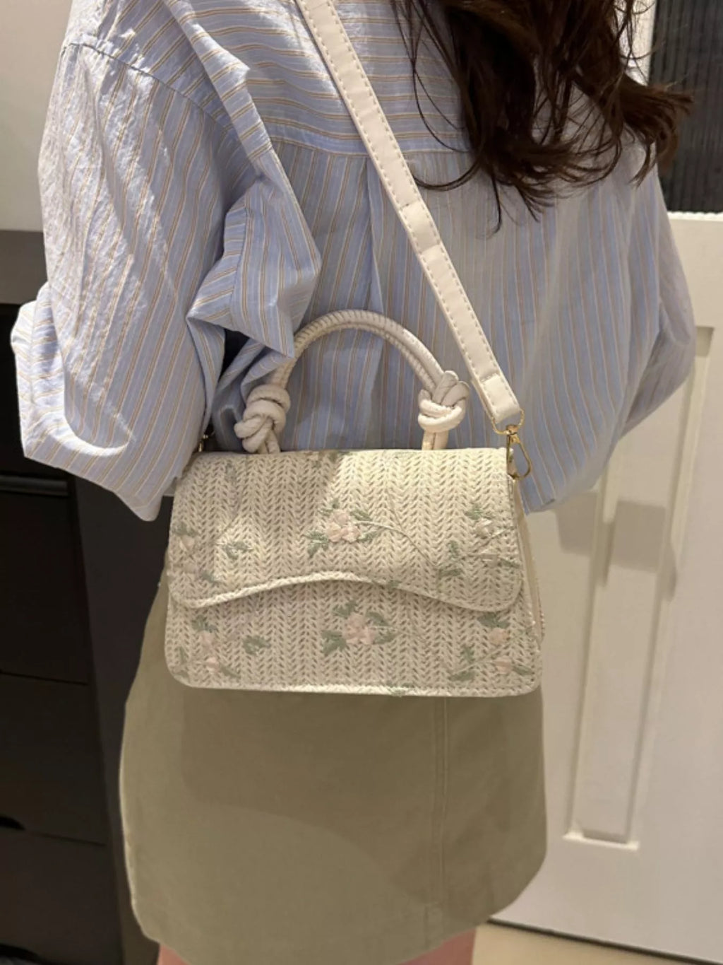 Floral Embroidered Straw Woven Crossbody Bag