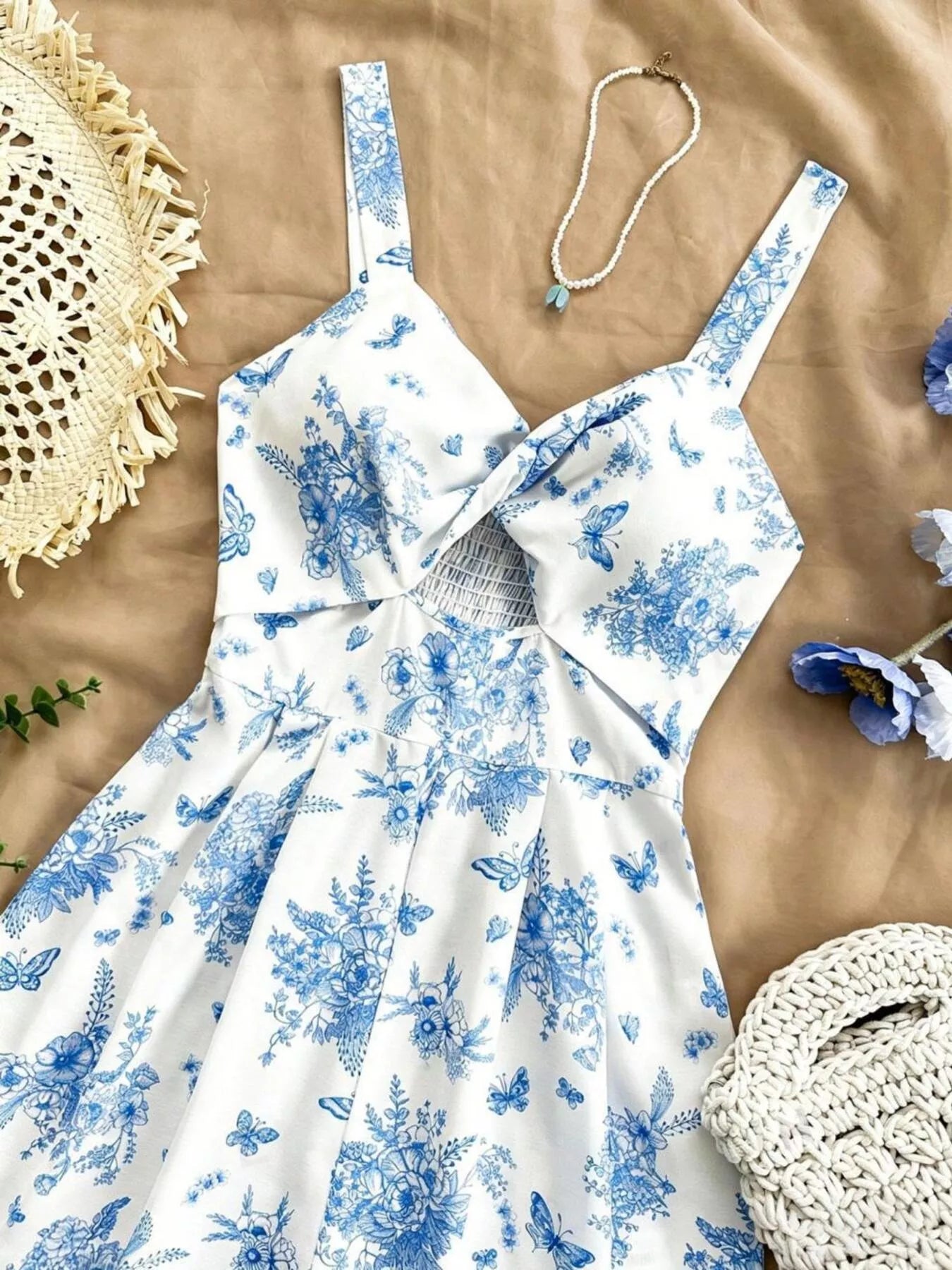 Floral Print Twist Front Cutout Romper