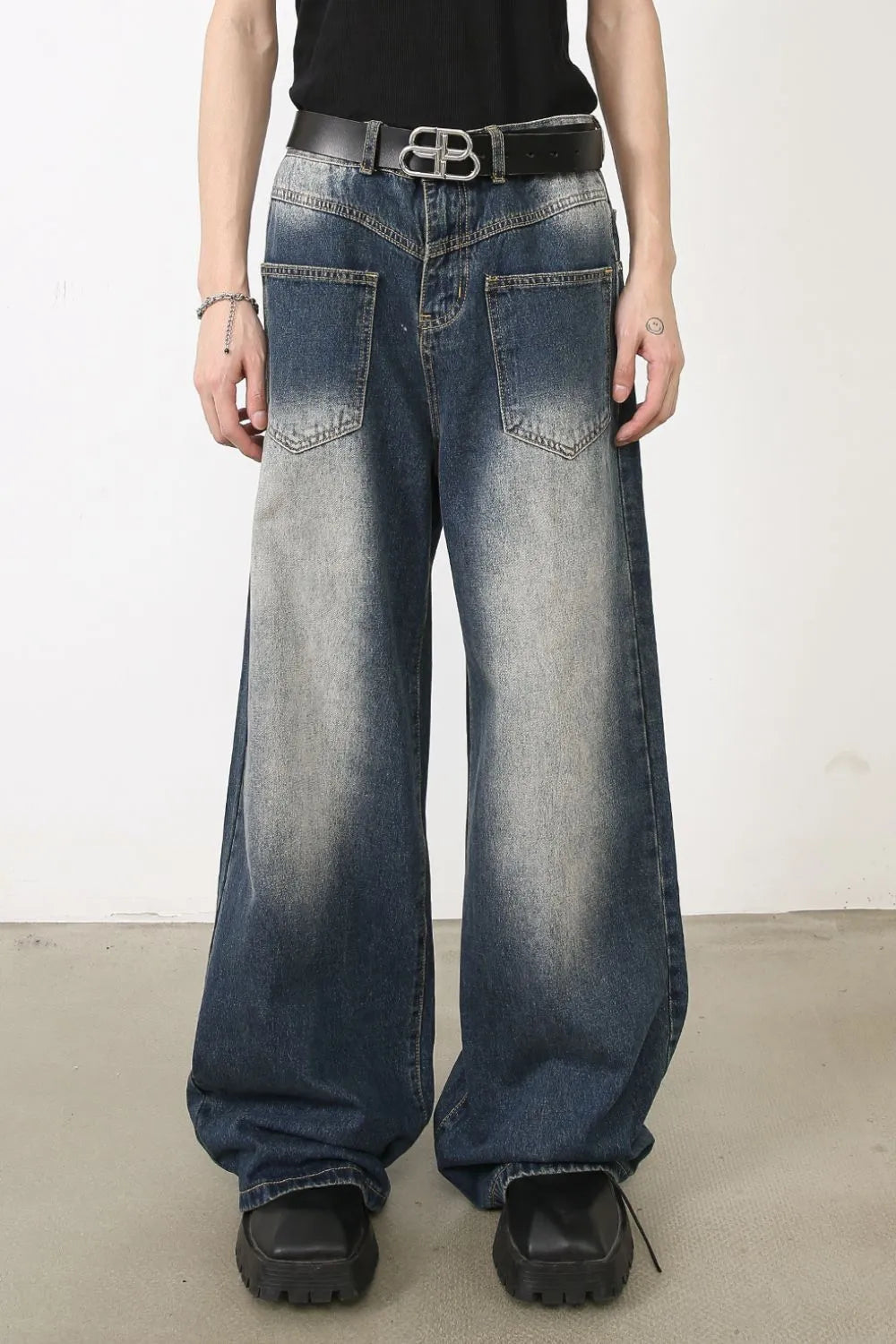 Men's Washed Wide Leg Jeans with Front Patch Pockets