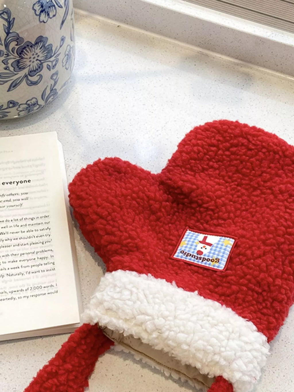 Christmas Mitten-Shaped Plush Crossbody Bag