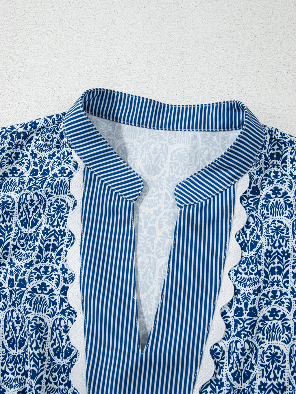 Printed Contrast Ric-Rac Puff Sleeve Top