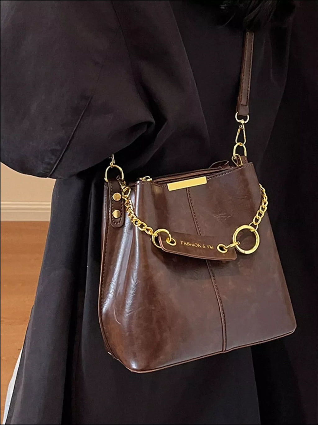 Chain Decor Crossbody Bag
