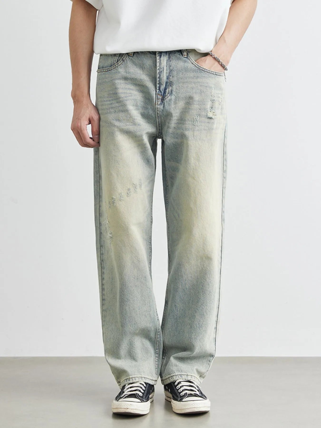 Men's Distressed Wash Wide Leg Jeans