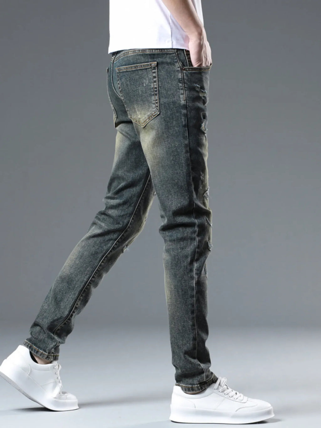 Men's Distressed Slim Fit Jeans