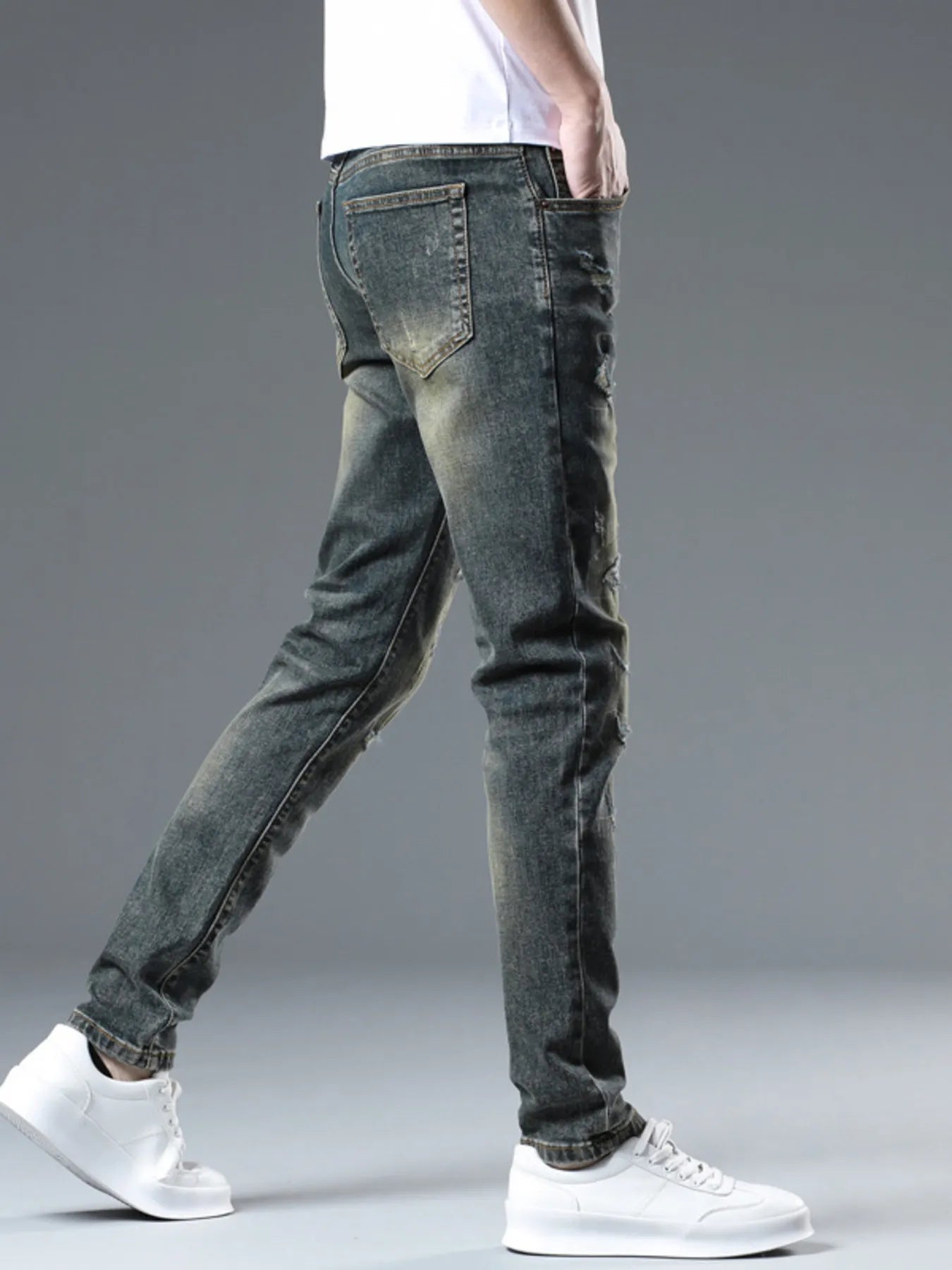 Men's Distressed Slim Fit Jeans
