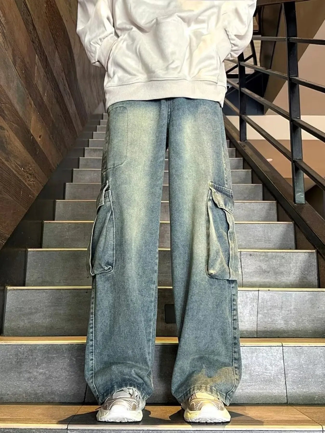 Men's Vintage Wash Wide Leg Cargo Jeans