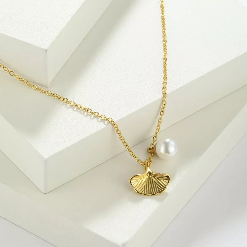 Pearl & Shell Pendant Necklace