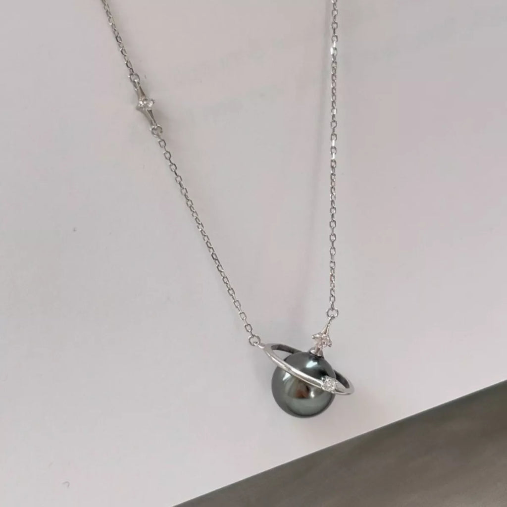 Planet Pearl Pendant Necklace