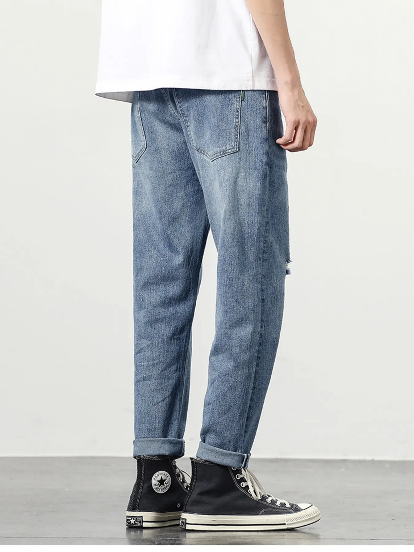 Men's Distressed Loose Fit Jeans