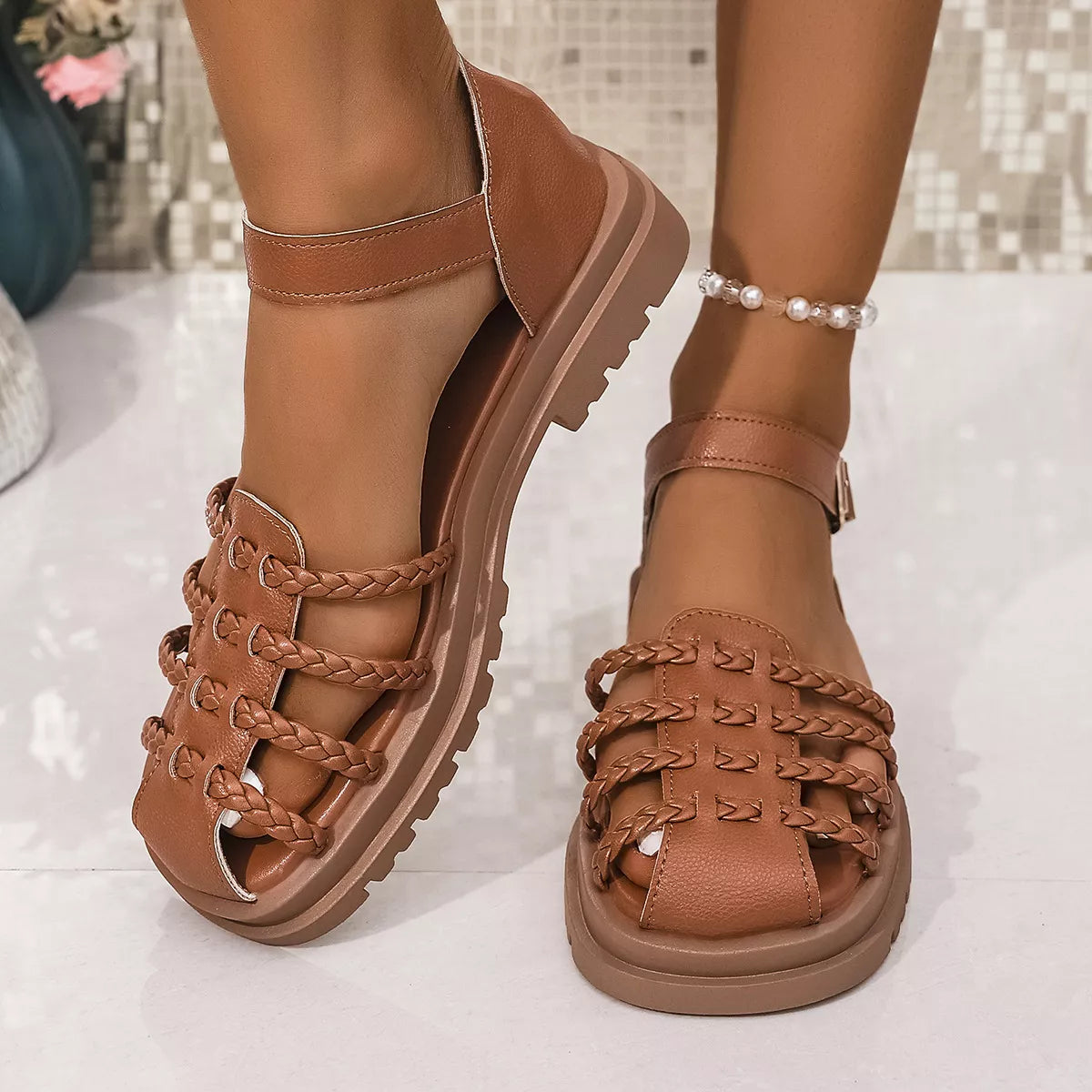 Round Toe Platform Sandals