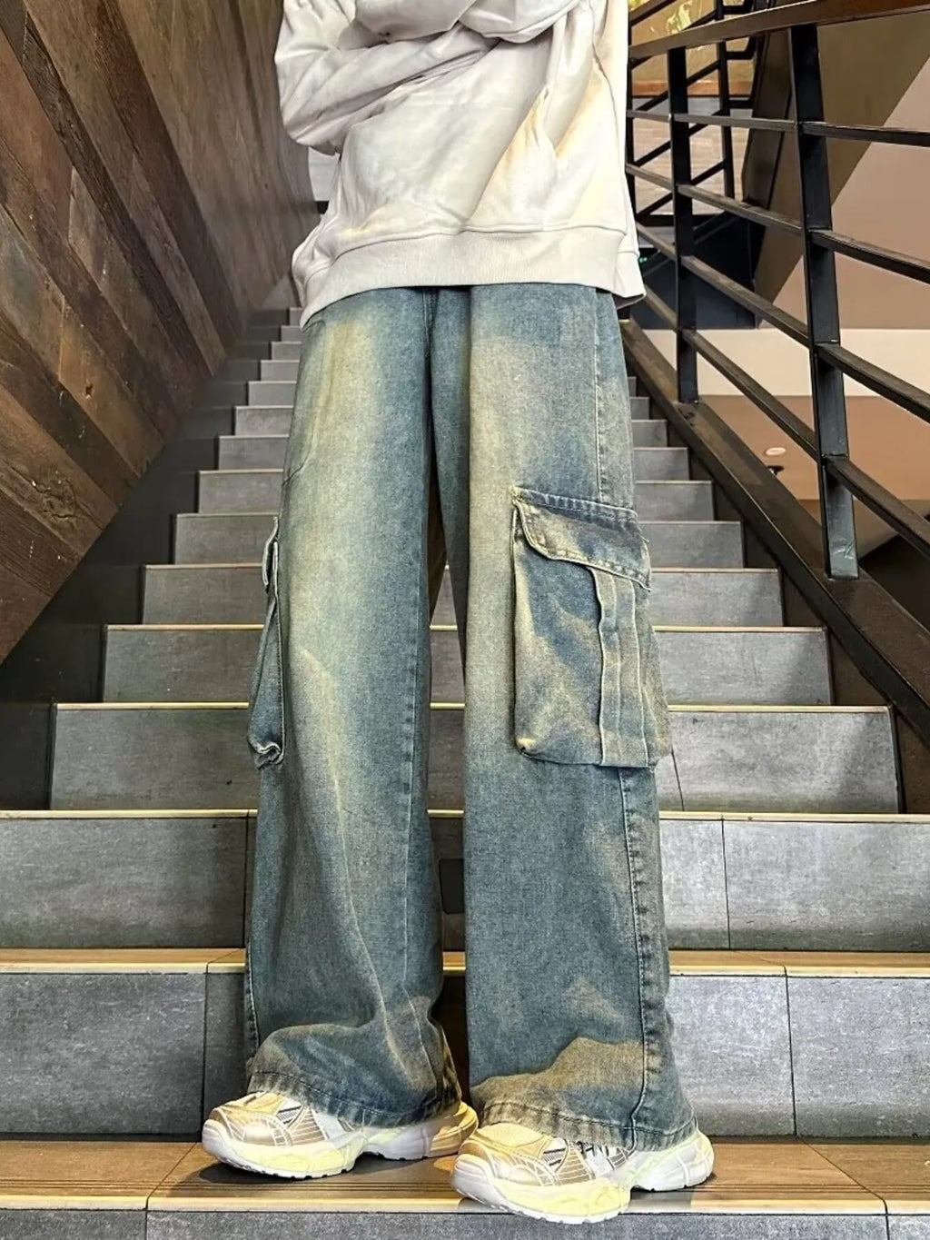 Men's Vintage Wash Wide Leg Cargo Jeans