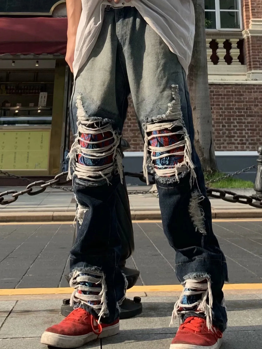 Men's Distressed Wash Loose Fit Jeans