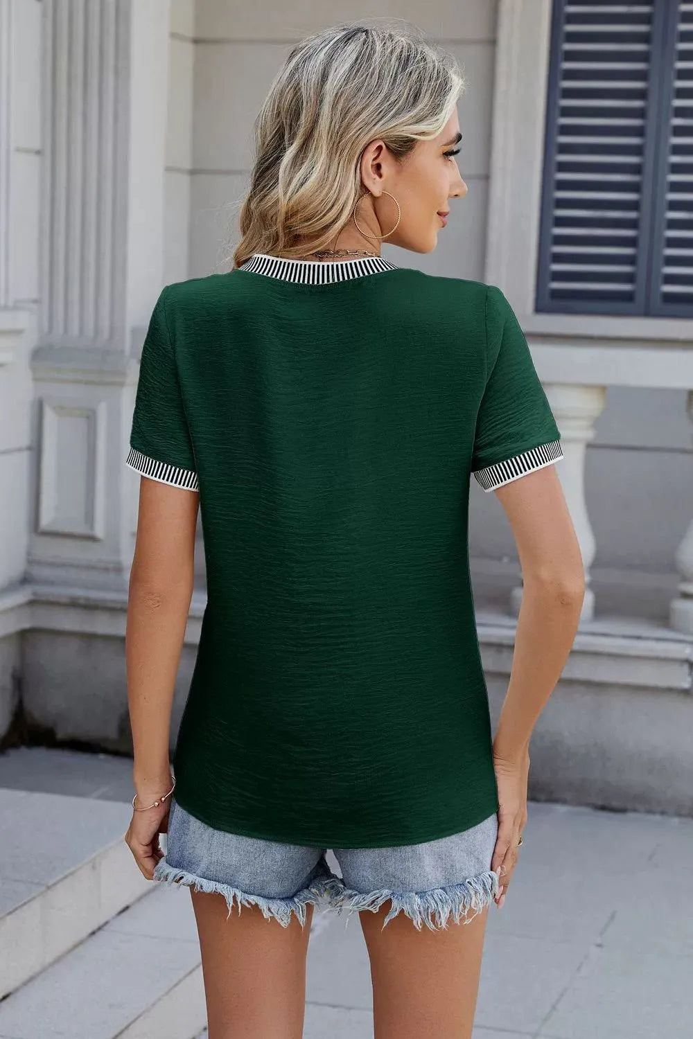 Contrast Trim Round Neck Short Sleeve T-Shirt