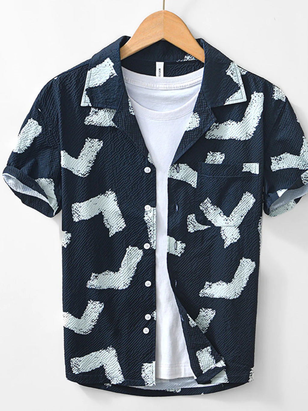Men's Printed Button Up Short Sleeve Shirt