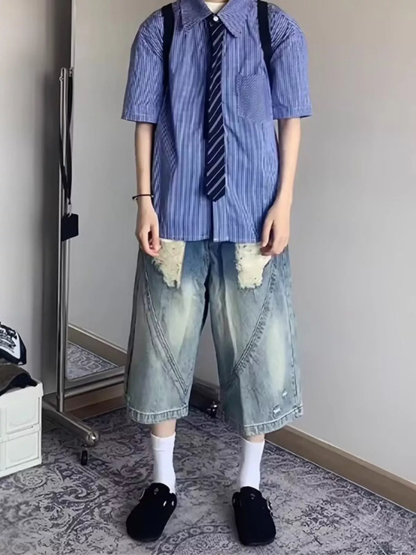 Men's Ripped Wide Leg Denim Shorts