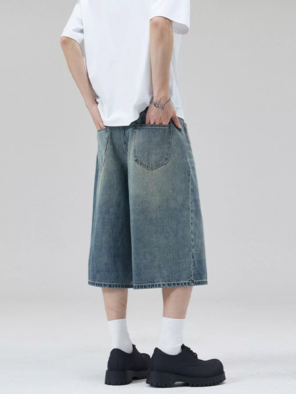 Men's Wide-Leg Denim Shorts