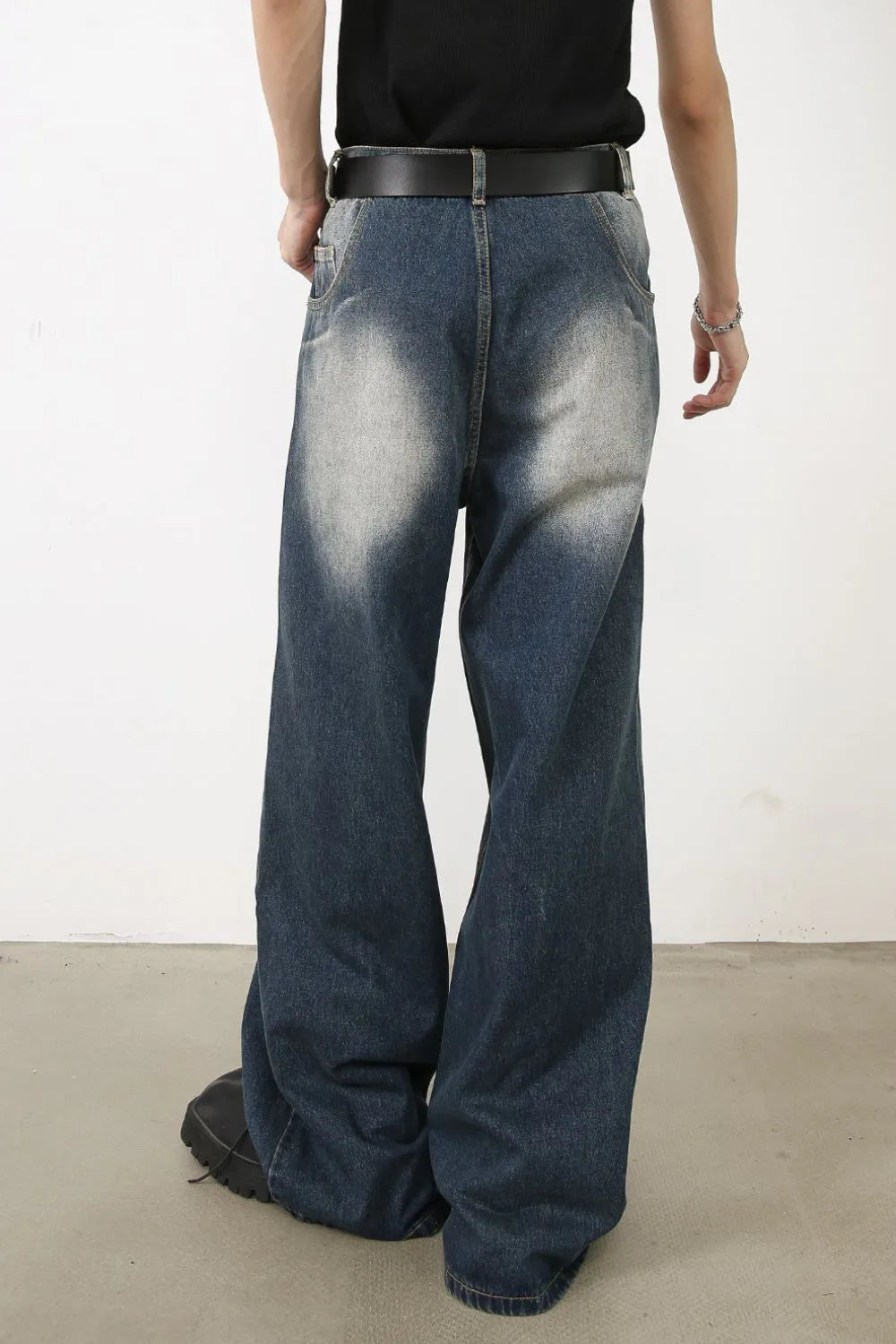 Men's Washed Wide Leg Jeans with Front Patch Pockets