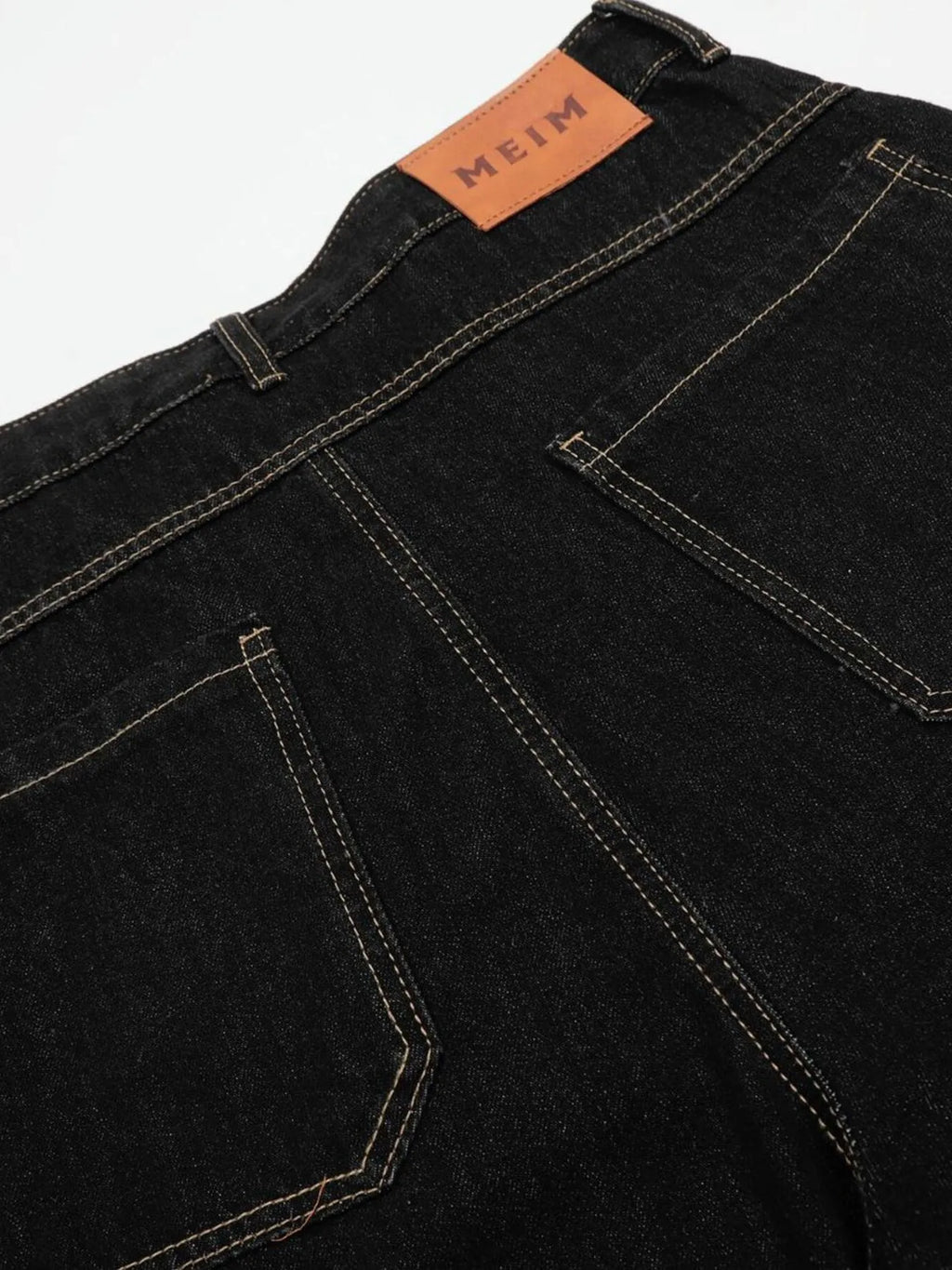 Men's Wide-Leg Denim Shorts with Contrast Stitching