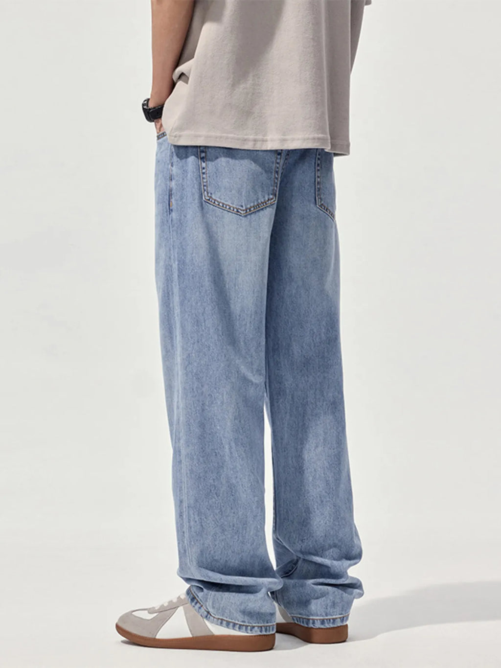Men's Relaxed Fit Straight Leg Jeans