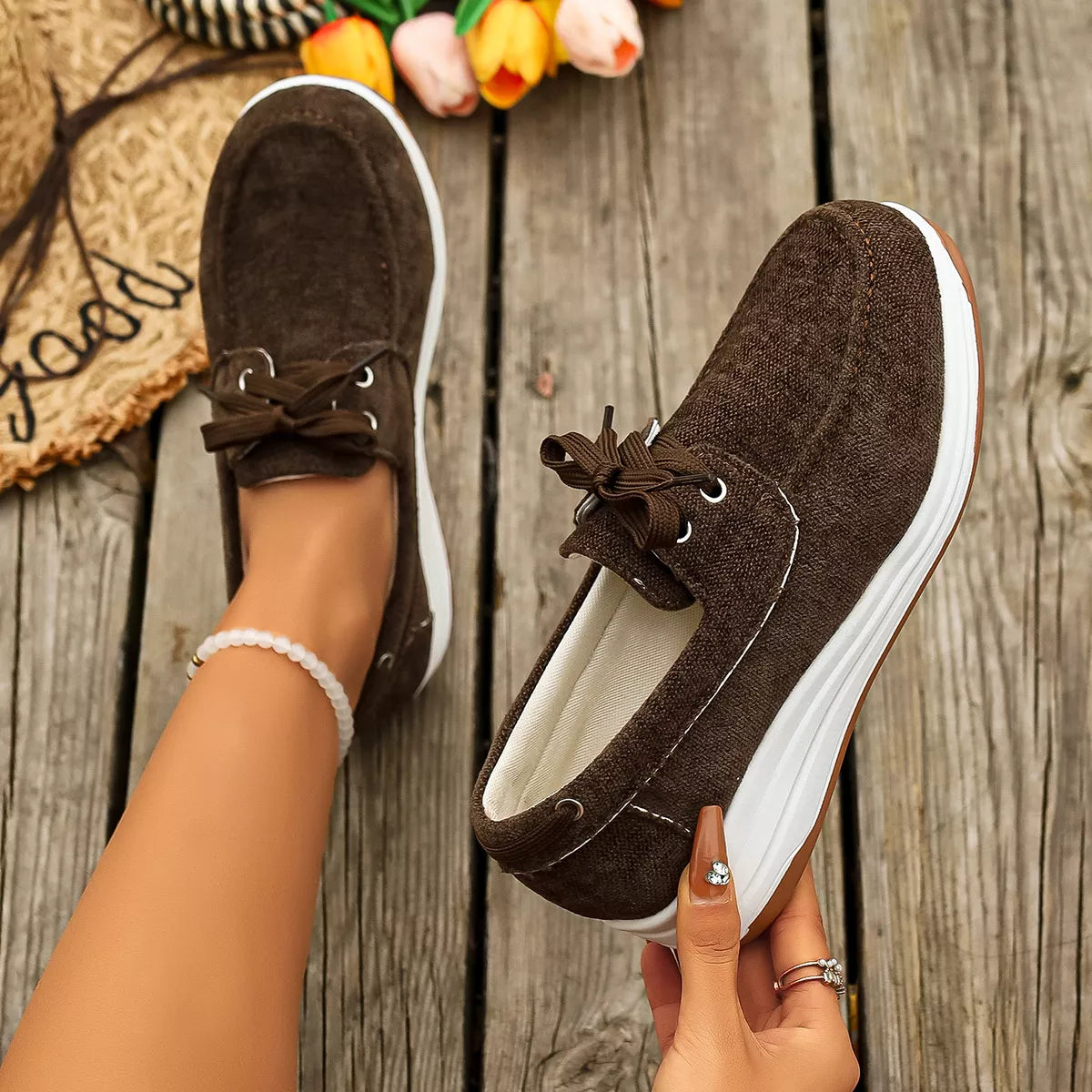 Lace Up Round Toe Sneakers