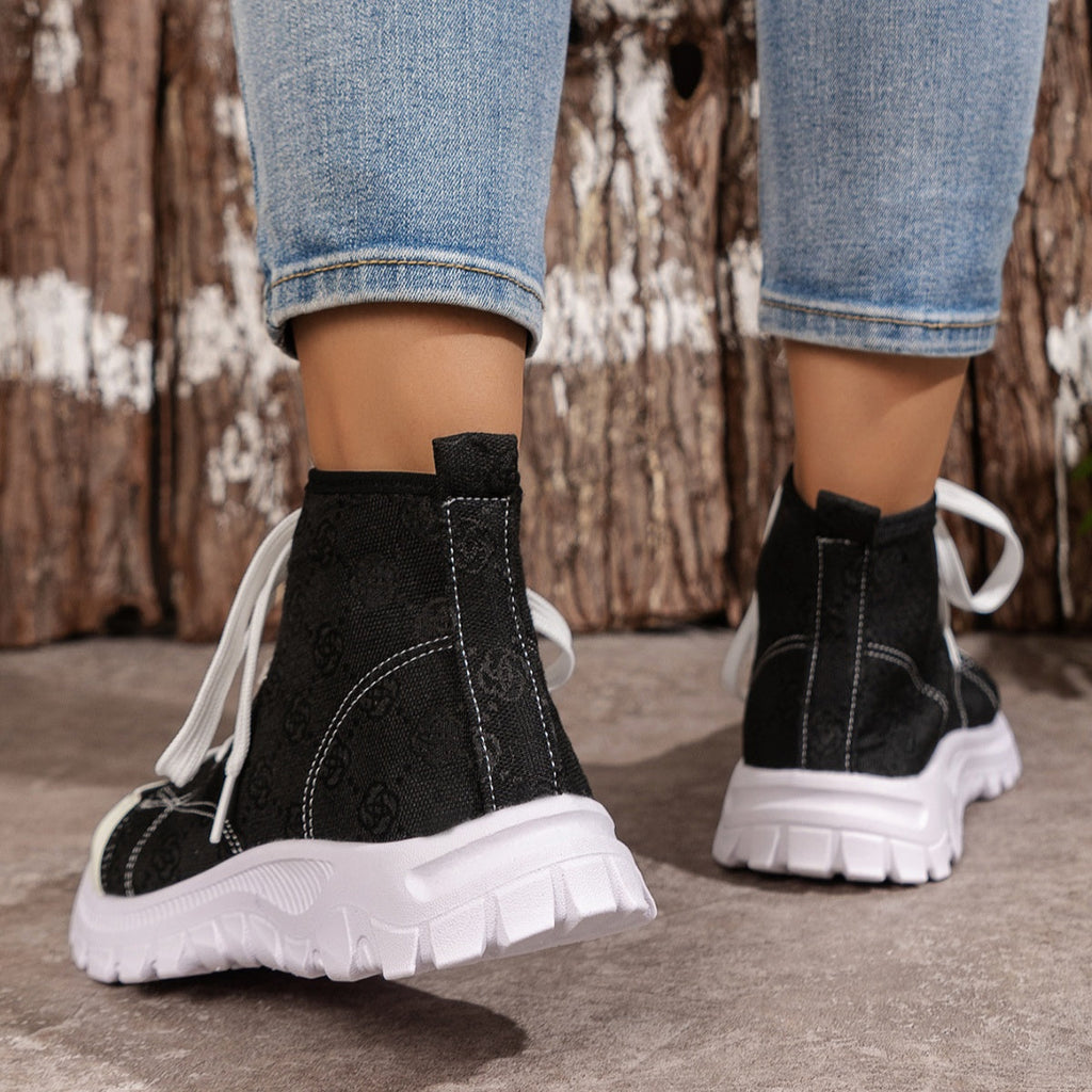 Lace Up Round Toe Sneakers